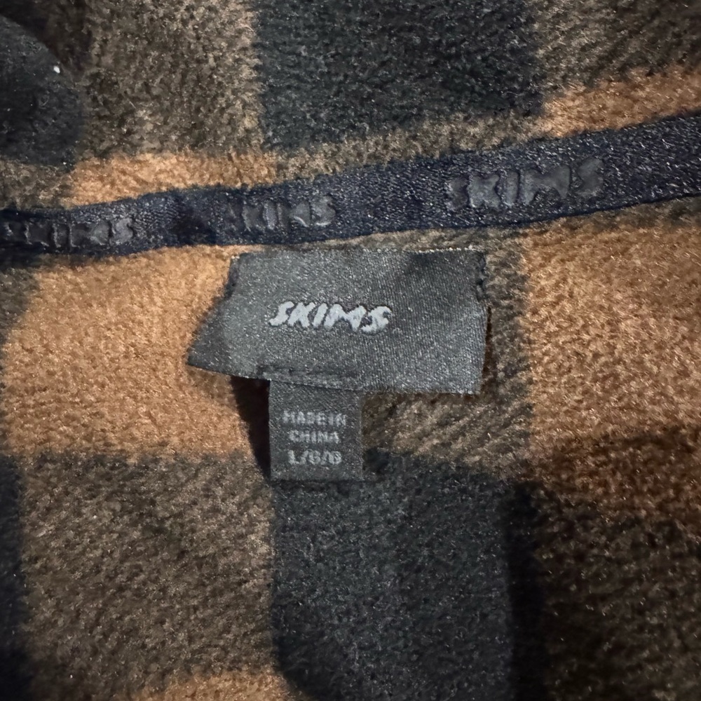 SKIMS fleece pajama set brown and black plaid - Picture 4 of 4